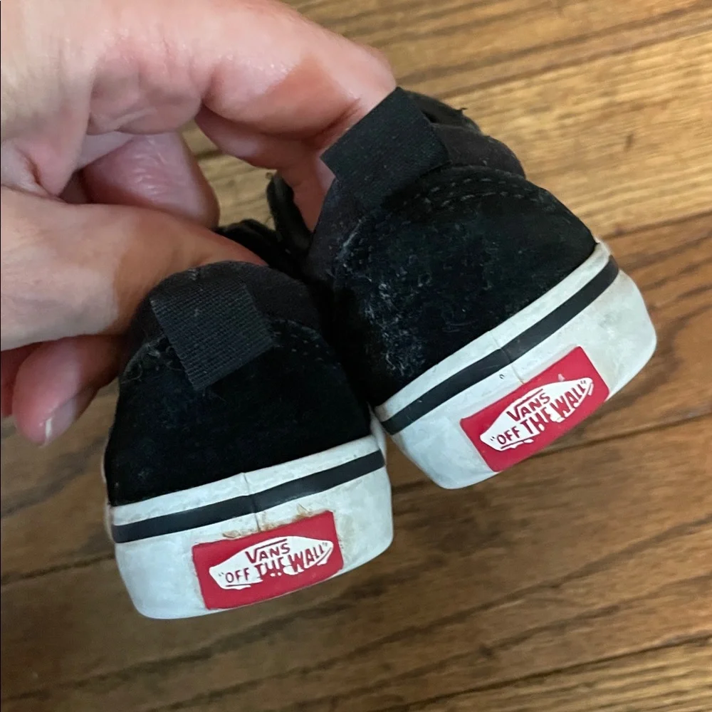 Vans Black and White Kids' Sneakers for toddlers size 4